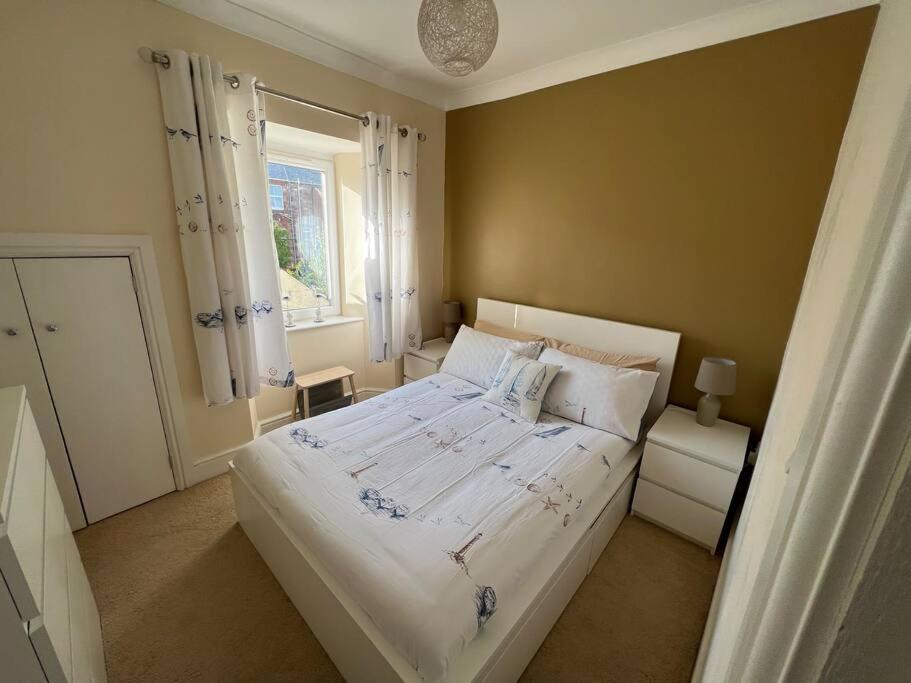 Fantastic 3 Bedroom Holiday Home Millport Exterior foto