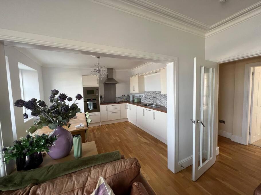 Fantastic 3 Bedroom Holiday Home Millport Exterior foto