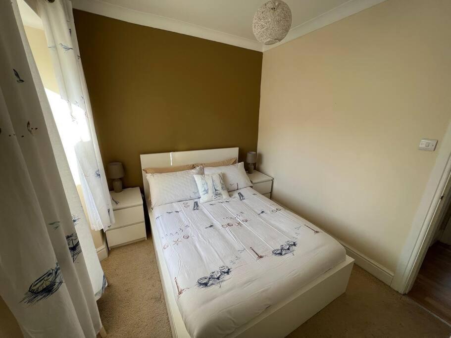Fantastic 3 Bedroom Holiday Home Millport Exterior foto