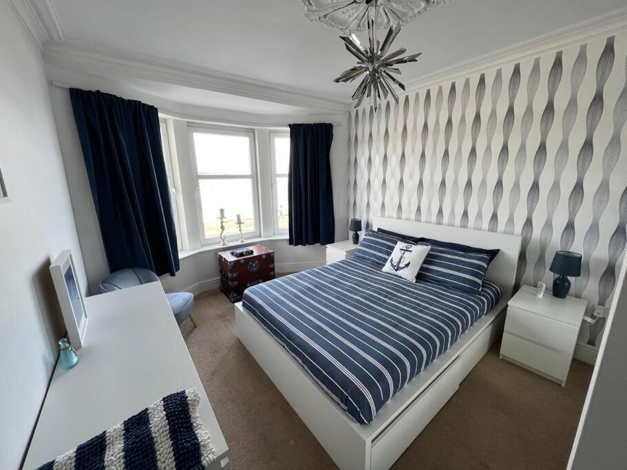 Fantastic 3 Bedroom Holiday Home Millport Exterior foto
