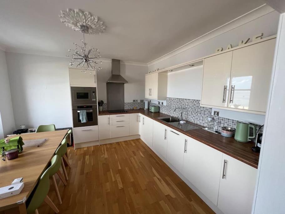 Fantastic 3 Bedroom Holiday Home Millport Exterior foto